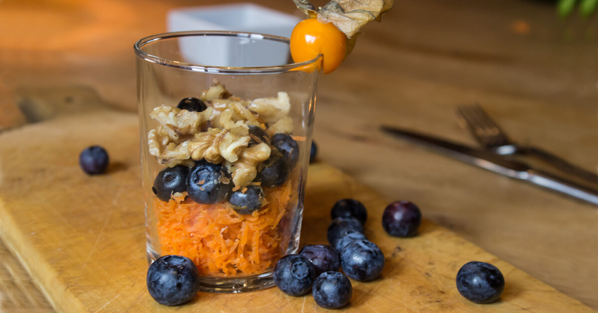 Rezept für Heidelbeer-Möhren-Salatbecher